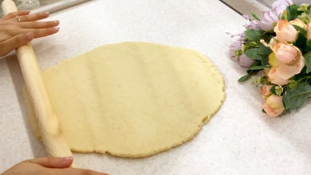 НЕЖНЫЕ И ПЫШНЫЕ РОГАЛИКИ ЗА 15 МИНУТ!!! Самый простой и быстрый рецепт! Легкий десерт к чаю! смотреть онлайн