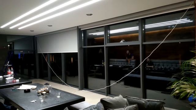 Автоматические рулонные шторы Дамаска с пультом смотреть онлайн