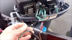 Yamaha 9.9 GMHS 2021 проверка напряжения с блока постоянного тока.mp4