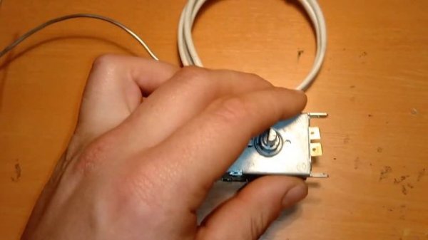 как настроить термостат холодильника