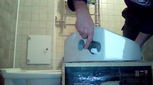 Как собрать смывной бачок унитаза с арматурой Геберит.