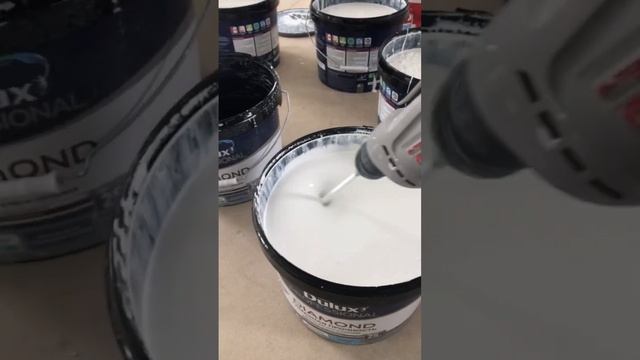 ИЗНОСОСТОЙКАЯ МАТОВАЯ КРАСКА ДЛЯ СТЕН ДЕЛЮКС ДАЙМОНД МАТ (DULUX DIAMOND MATT) смотреть онлайн