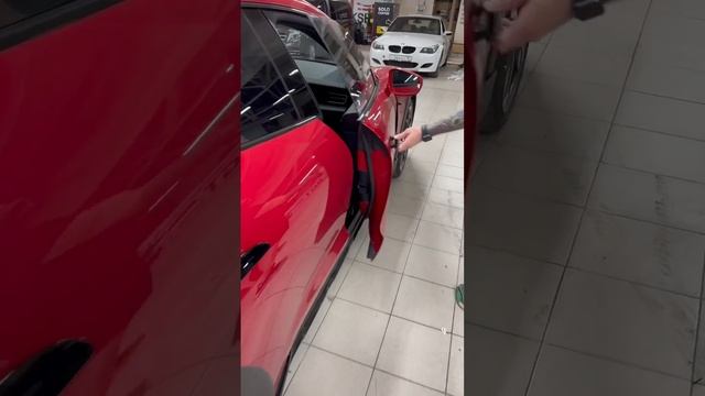 Porsche Taycan - установили доводчики и проверяем работоспособность смотреть онлайн