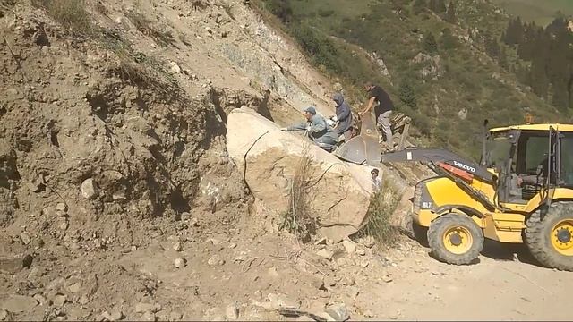 Ломаем, разрушаем камни Алматы 87077335555. Гранит.валуны.глыбы.скалы. Безвзрывные  технологии. НРС