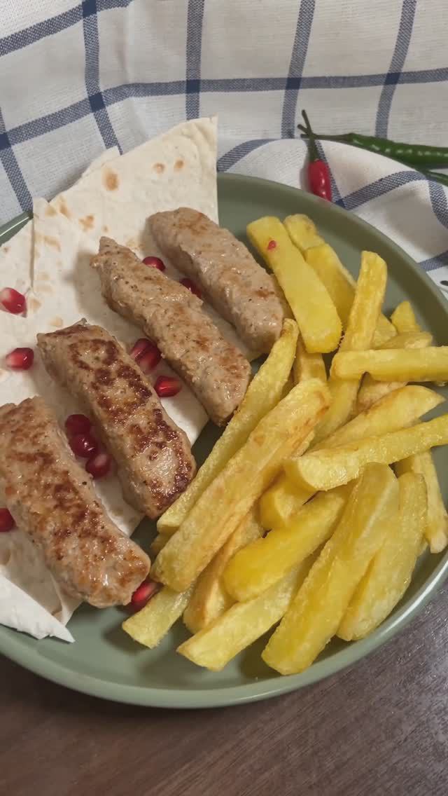 Аля- люля -кебаб, вкусный ужин из фарша индейки. Можно жарить и выпекать в духовке смотреть онлайн