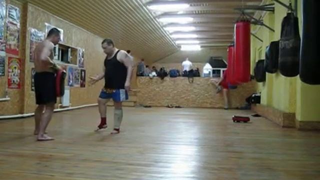 ...левый лоукик.... смотреть онлайн