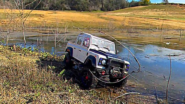 Defender D110 Pickup RC Crawler Water Run🌊🏊🏃
