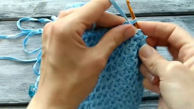 Сумочка крючком // шнурок "гусеничка" смотреть онлайн