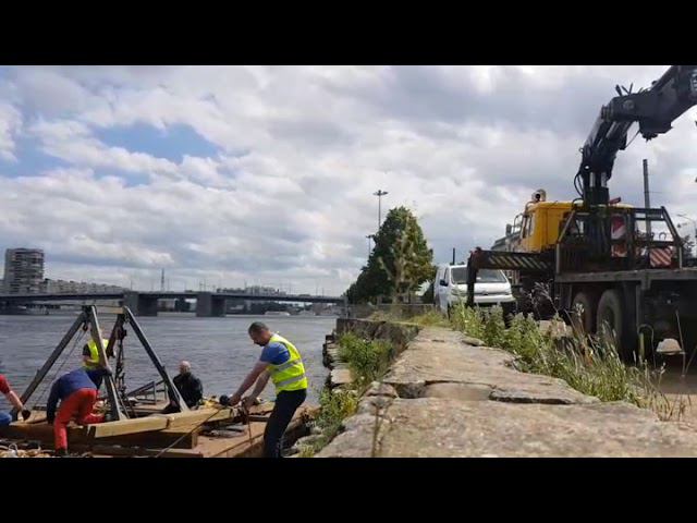 Поднимаю груз со дна Невы.Манипулятор Хиаб 450 смотреть онлайн