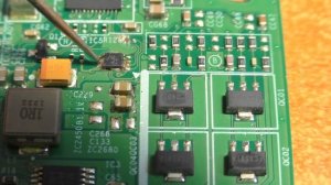 У телевизора цветные полосы на экране.