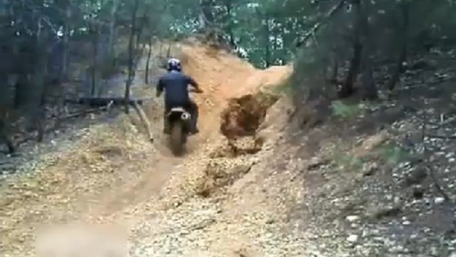 Присел на яйца смотреть онлайн