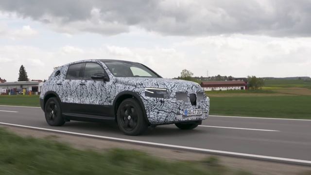 Mercedes Benz EQC Шварцвальд тестирование 2020 Вождение | Внешний дизайн кадры смотреть онлайн