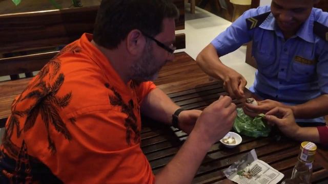 Балут. Как это есть. смотреть онлайн