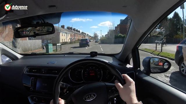 How To Handle Crossroads | Learn to drive: Intermediate skills смотреть онлайн