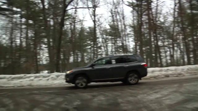 2011 Toyota Highlander Overview смотреть онлайн