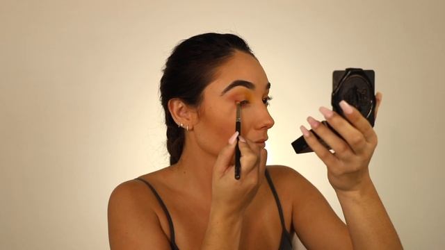 Tutorial on Yellow Inner Corner Eyeshadow with Face Details смотреть онлайн