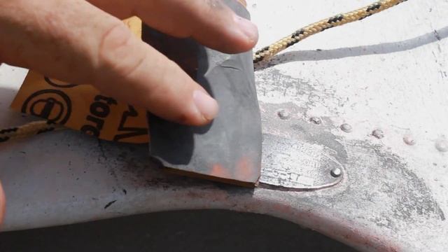 17" Grumman Canoe Assessing the Find and Part 1 of the Restore смотреть онлайн