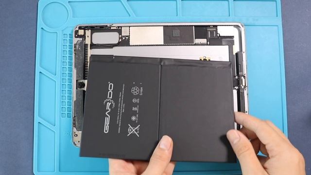 iPad Air 2 Battery Replacement смотреть онлайн