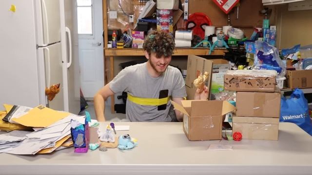 Mr Beast Sent Me Fan Mail смотреть онлайн