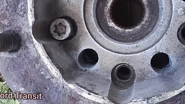 Снятие, установка (замена) переднего ступичного подшипника. Ford Transit. Задний привод смотреть онлайн