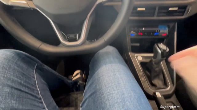 New Volkswagen T-ROC 2023 vs New Volkswagen TAIGO 2023 - Digital cockpit comparison by Supergimm смотреть онлайн