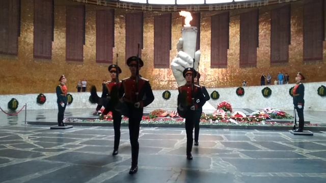 Смена караула Мамаев курган г. Волгоград смотреть онлайн