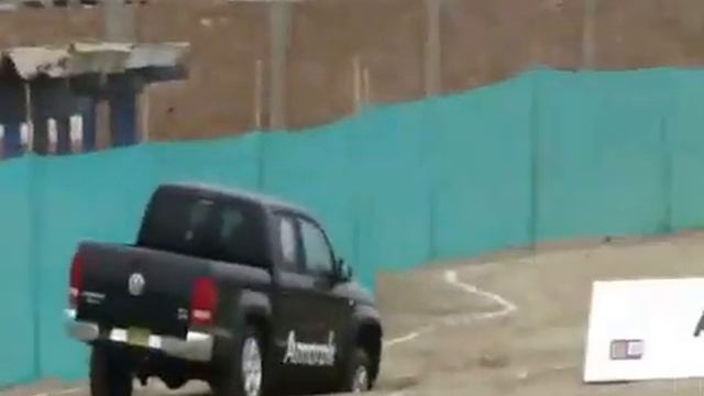 Внедорожный тест Volkswagen Amarok на полигоне. Amarok-club.ru смотреть онлайн