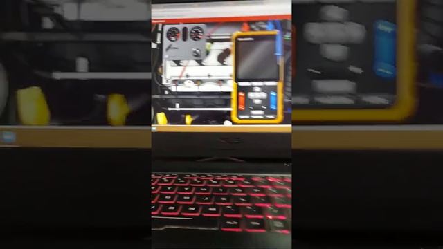 Osciloscopio conectado a un inyector - Electude смотреть онлайн