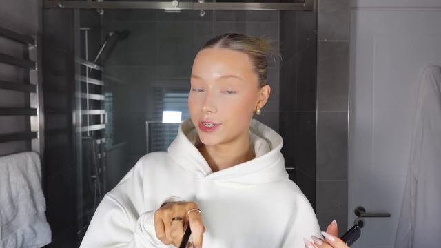 my updated *clean girl* makeup routine смотреть онлайн