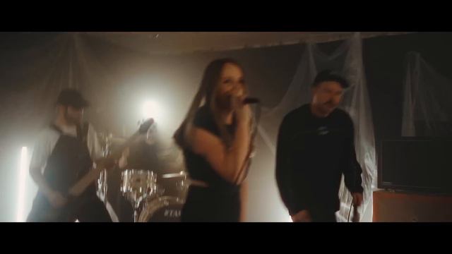 Unravel - Running Circles (OFFICIAL MUSIC VIDEO)