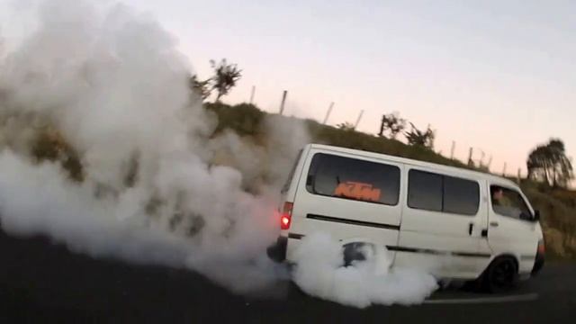 Toyota Hiace Skid. WGS смотреть онлайн