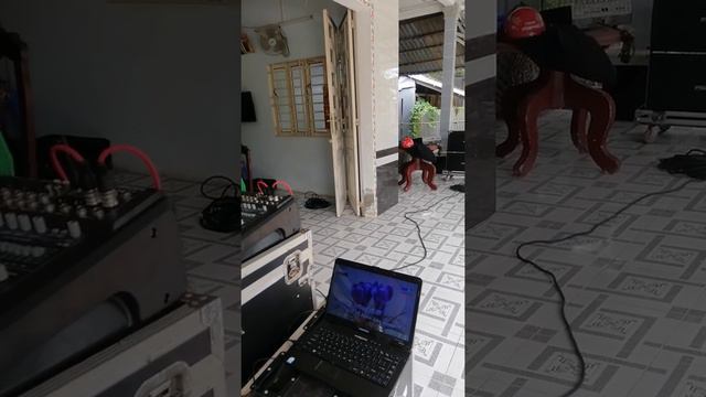 Mưa đêm tỉnh nhỏ Thử trên mixer dynacord 1000 смотреть онлайн
