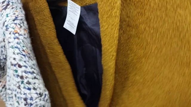 В Секонд хенде "СТОЛИЧНЫЙ ГАРДЕРОБ" ВСЕ по 50 рублей/ Верхняя одежда в магазине FAMILIA?? смотреть онлайн