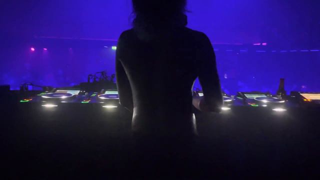 I HATE MODELS plays [ toro ( i Hate models rmx ) ] “ at rockhal Luxembourg смотреть онлайн