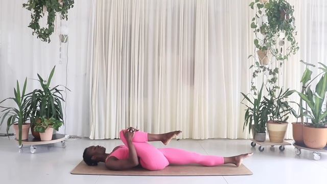 25 MIN FULL BODY PILATES WORKOUT FOR STRENGTH AND FLEXIBILITY- AT HOME PILATES FOR EVERYBODY смотреть онлайн