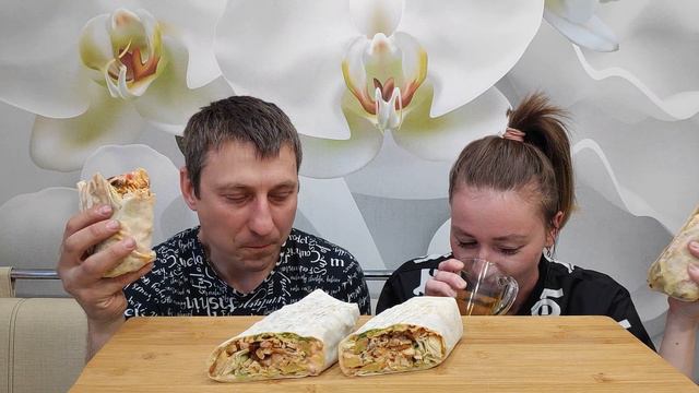 МУКБАНГ ШАУРМА ДЕНИС НЕ ЗА ТОГО СЕБЯ ВЫДАЕТ 😈 | MUKBANG SHAWARMA DENIS DOES NOT PRETEND TO BE THAT смотреть онлайн