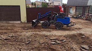 Мини погрузчик в работе !!!