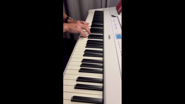 44 Oleg - Joulupuu on raken nettu (финская рождественская композиция) смотреть онлайн