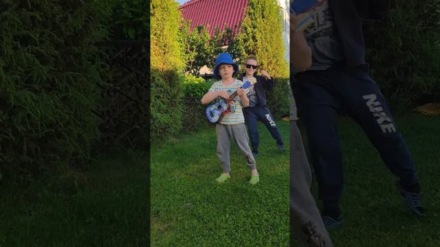 #димон#гриша#деревня#раково#дача#гитара#балалайка#дети#веселье