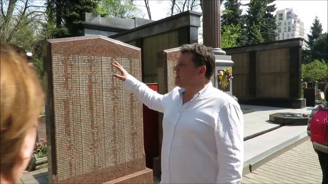 Донское кладбище: дочь Пушкина, Фаина Раневская и другие смотреть онлайн