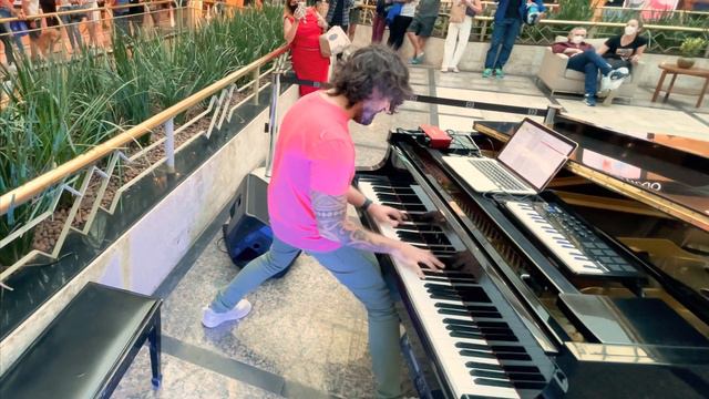 RPM Rádio Pirata (Piano Shopping Mall)