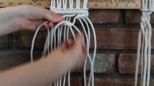 Macrame 101: Horizontal Double Half Hitch Knot (TWO METHODS!) смотреть онлайн