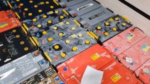 Новые АКБ  СТ 190 Ач. ТЮМЕНЬ БАТАРЕИ. Заряд. Долив воды. Демонтаж. Монтаж.