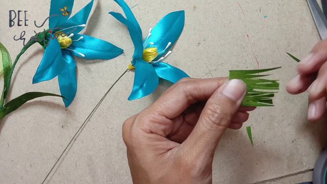 DIY || How to Make Satin Ribbon Flowers Very Easy || Siberian Squill Satin Ribbon Flowers смотреть онлайн