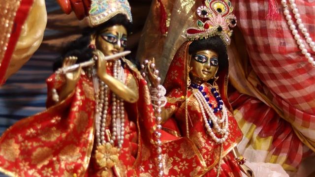 PRABHUPADA canta Mantra HARE KRISHNA. Ondas Binaural 432 Hz смотреть онлайн