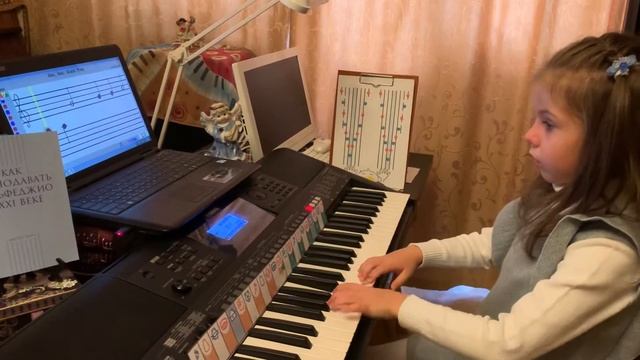 Liza. "Baa, Baa, Black Sheep" игра с сольфеджированием смотреть онлайн