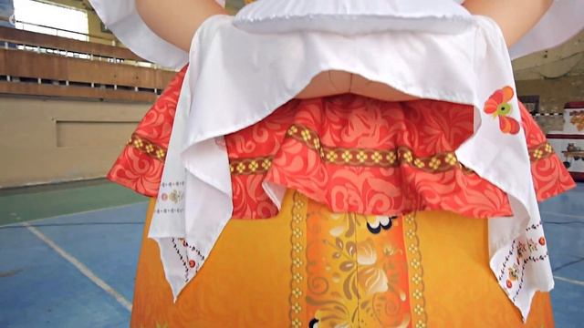 Надувная фигура Масленица с блинами — надувные декорации на Масленицу | оформление Масленицы смотреть онлайн