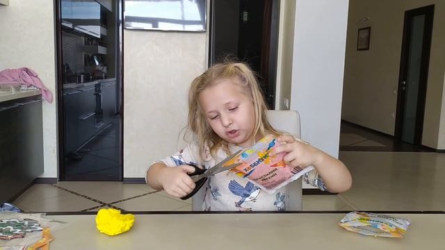 Легкий пластилин. Смешиваем цвета: желтый, красный, розовый! смотреть онлайн