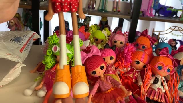 I got a surprise mystery box of dolls from my mom (LALALOOPSY GIRLS THRIFTED DOLL UNBOXING!!) смотреть онлайн