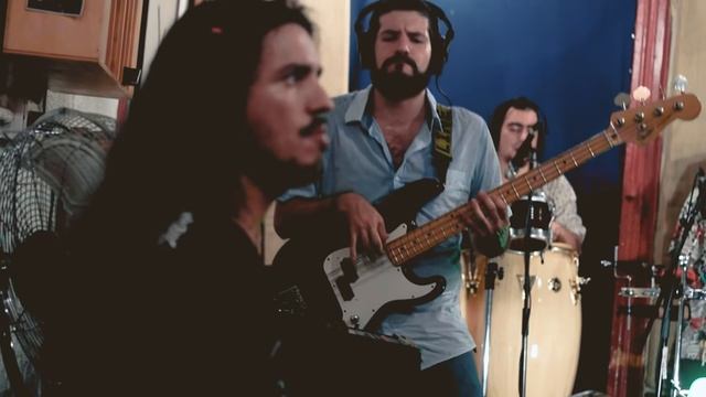 Newen Afrobeat feat. Seun Kuti & Cheick Tidiane Seck - Opposite People (Fela Kuti) смотреть онлайн